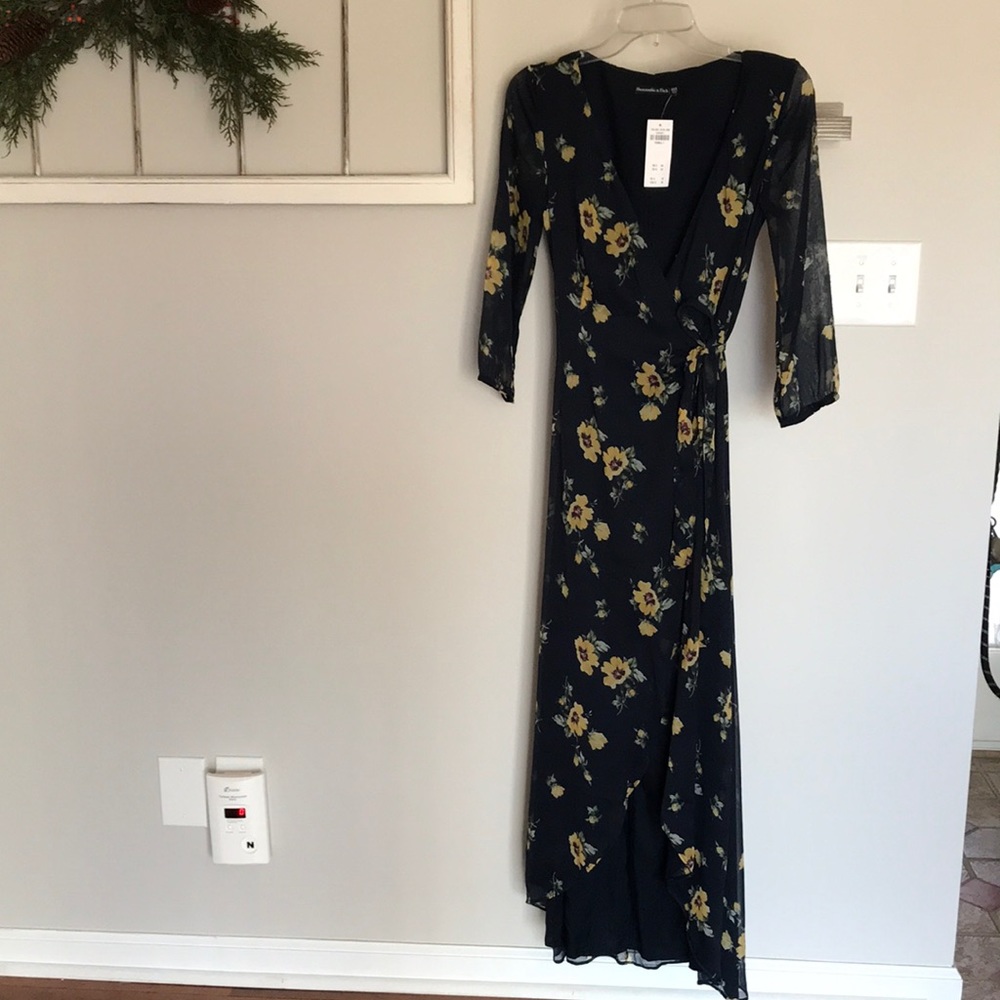 Abercrombie Floral Wrap Dress-NWT✨